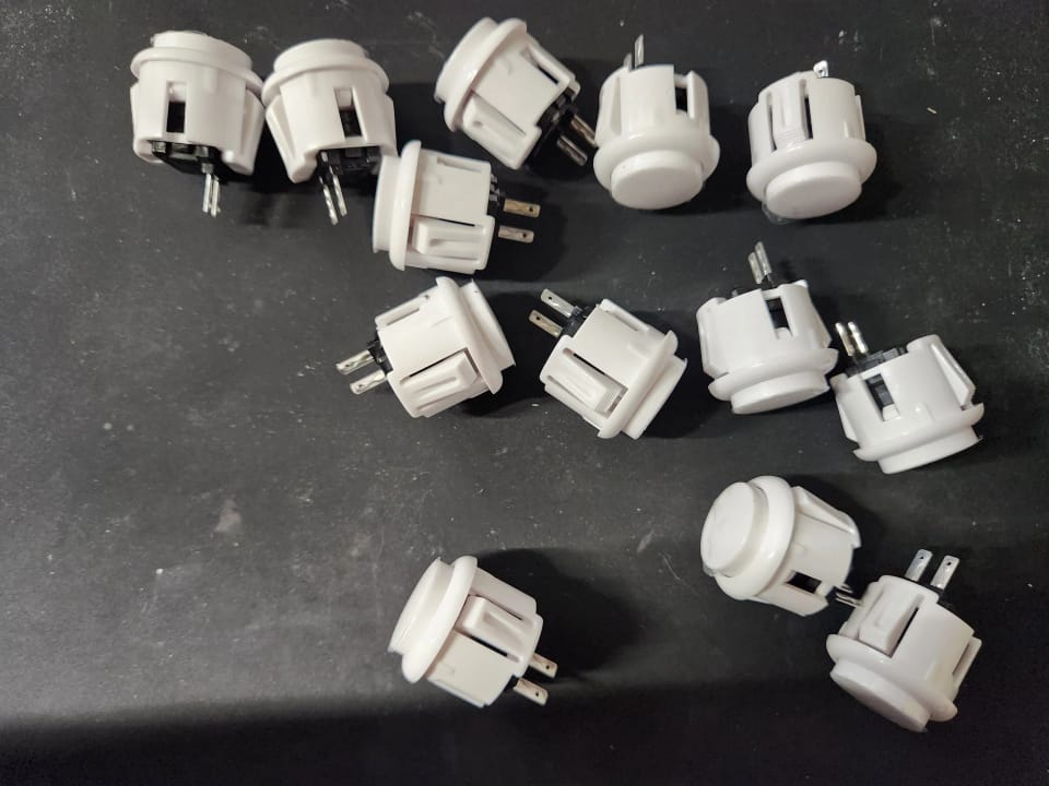 .24mm White Buttons qty 13 (photo 1 of 3)